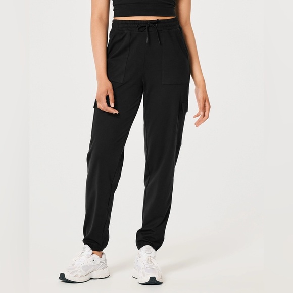 Gilly Hicks Active Recharge High-Rise Cargo Joggers - Picture 1 of 6